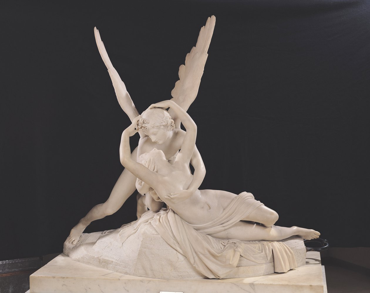 Psique revivida por el beso de Cupido 1787-93 (mármol)